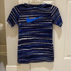 Nike dri-fit youth medium t-shirt